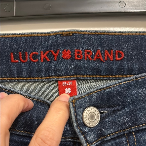 Lucky Brand Men's Blue Jeans Athletic Slim Size 36/30 - Picture 2 of 4